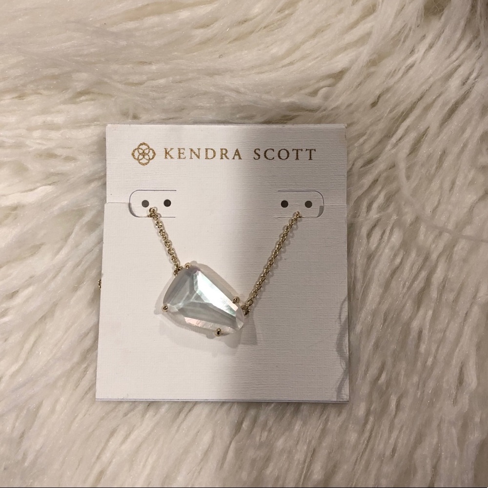 Kendra Scott “Isla” Necklace